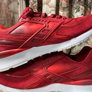 Brooks Regent Anthracite Red Suede Mesh: Men Shoes Size 10.Beautiful red